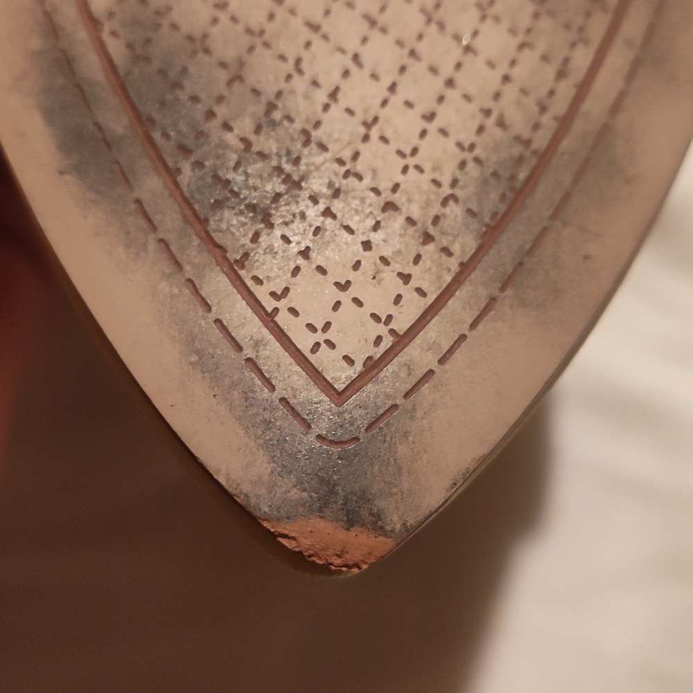 Shoe's - Picture 3 of 5